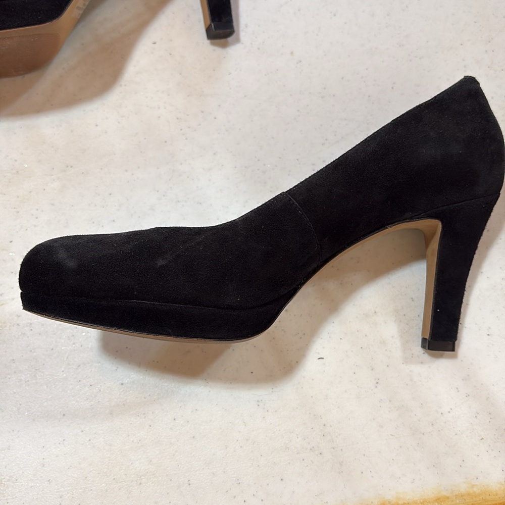 Clark’s black suede heels - Picture 6 of 6